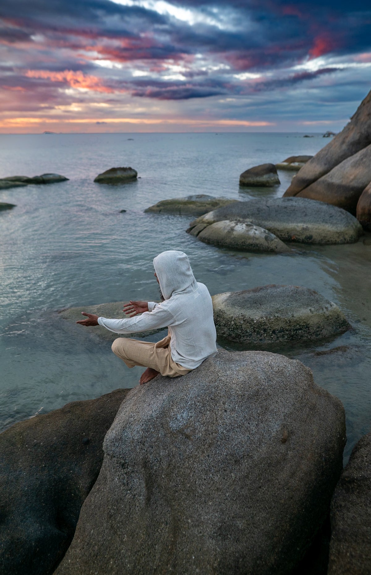 Full Sleeve Top with Hood - Unisex - Hemp - Natural White