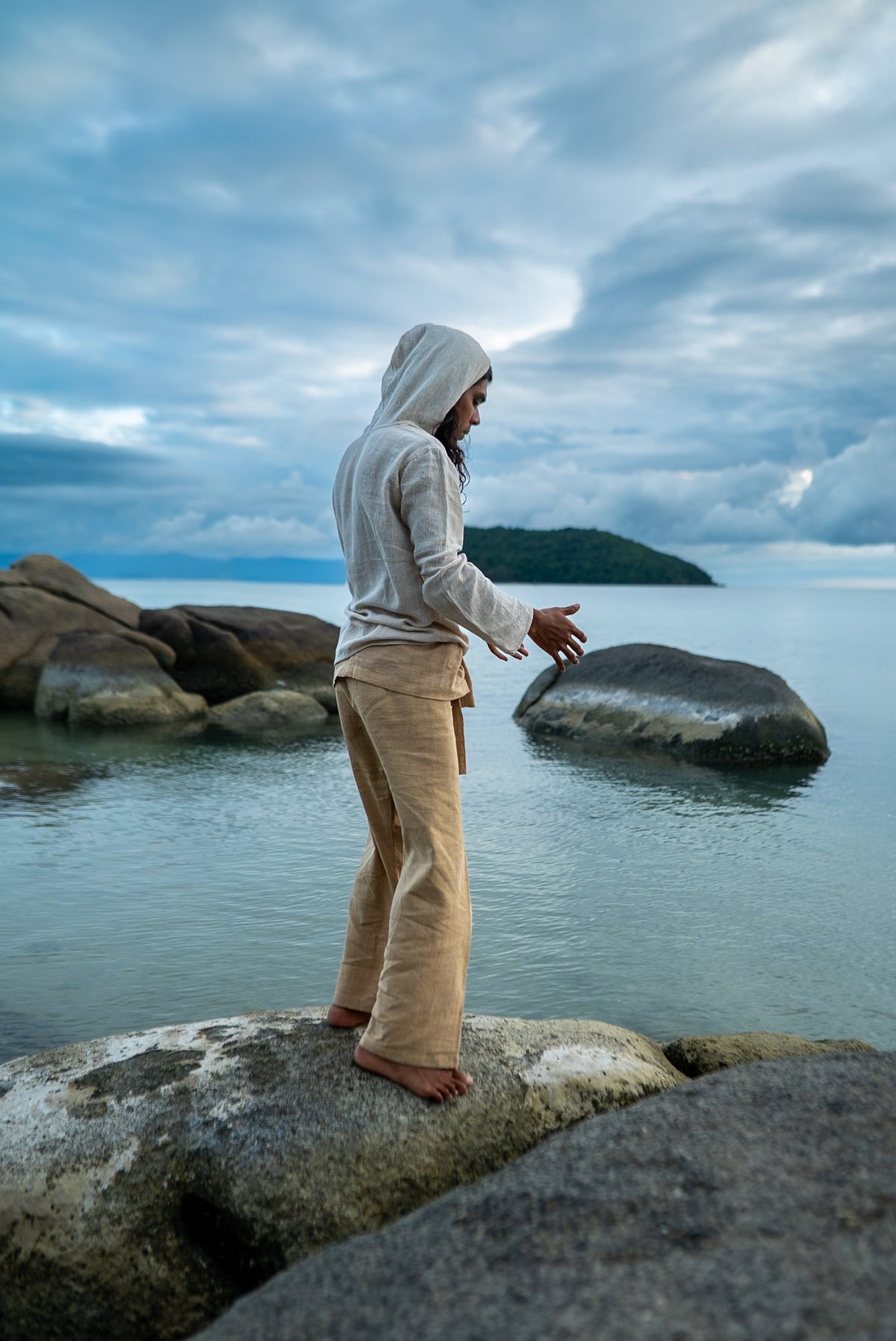 Full Sleeve Top with Hood - Unisex - Hemp - Natural White
